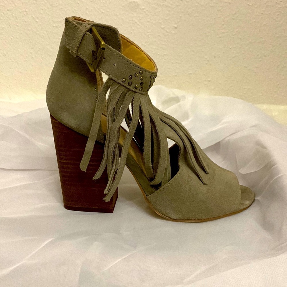 Chinese Laundry Tan Suede Bootie Sandals w/Tassels and glimmering stone accents - Picture 3 of 11